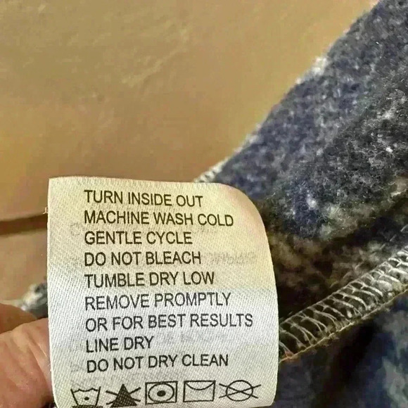 Cruel Denim Women’s Size Medium Gray Aztec Print Jacket Concho Buttons Western - Picture 12 of 12